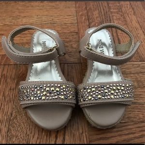 Nine west size 5 wedges